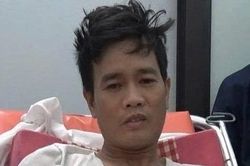 Vừa sát hại vợ, gã đàn ông liền bị rắn độc cắn