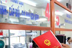 Chủ tịch UBND cấp xã được cấp Giấy chứng nhận quyền sử dụng đất