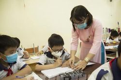 Vì sao hàng nghìn giáo viên chưa nhận được lương tháng 1?