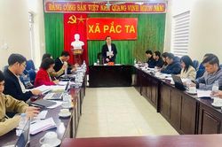 Kiểm tra công tác bầu cử tại xã Pắc Ta