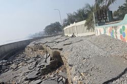 Kè biển Hải Tiến sạt lở nghiêm trọng, du lịch địa phương đứng trước 'sóng gió'