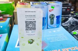 Người dân dần quen với chi tiêu số