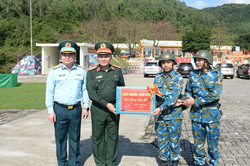 Thượng tướng Nguyễn Văn Hiền kiểm tra, chúc Tết các đơn vị Phòng không - Không quân trên địa bàn Đà Nẵng