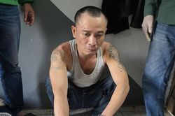 Anh em sinh đôi 'đập đá' tại gia