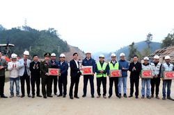 Lãnh đạo tỉnh Lạng Sơn kiểm tra công tác trực Tết tại các đơn vị và tiến độ dự án trọng điểm