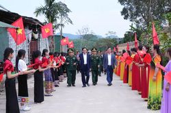 Chủ tịch UBND tỉnh Võ Trọng Hải dự Chương trình 'Xuân biên phòng ấm lòng dân bản' tại xã Sơn Lâm