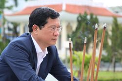 Phó Chủ tịch Thường trực HĐND thành phố Trần Phước Sơn viếng Nghĩa trang liệt sĩ Tam Kỳ