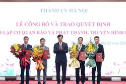 Công bố và trao Quyết định thành lập cơ quan Báo và phát thanh, truyền hình Hà Nội