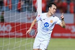 Văn Toàn hồi phục thần tốc: Vũ khí sắc bén trở lại trong tay HLV Kim Sang Sik