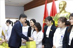 Trao yêu thương dịp Xuân mới