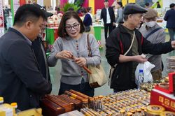 Hội chợ Mùa Xuân kéo dài thời gian mở cửa đến 22h