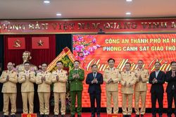 Chủ tịch UBND thành phố Hà Nội thăm, chúc Tết lực lượng Cảnh sát giao thông Thủ đô