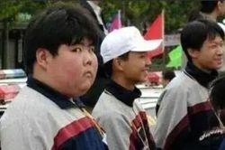 Cuộc đời buồn hiện tại của cậu bé 'thánh meme' nổi tiếng Trung Quốc