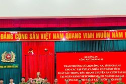 Bộ Công an thưởng nóng cho các tập thể, cá nhân trong chuyên án bắt giữ 2 đối tượng cướp ngân hàng