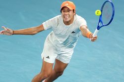 Sao tennis gốc Việt Learner Tien: Kiếm 92 tỷ đồng vẫn chọn ở cùng bố mẹ