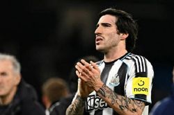 Arsenal xây chắc ngôi đầu: Gabriel Martinelli lọt tầm ngắm Barcelona, Sandro Tonali chọn Emirates