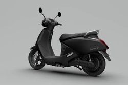 Xe thời trang, cốp thênh thang: VinFast Vero X hợp gu 'hội chị em'