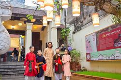 [Ảnh] Đậm đà hương vị Tết xưa lan tỏa phố cổ Hà Nội