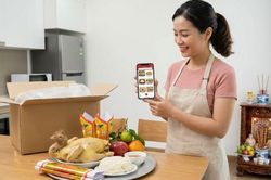Đặt mâm cỗ cúng ông Công ông Táo qua app: Xu hướng Tết mới của gia đình hiện đại