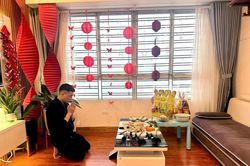 Tranh thủ cuối tuần, nhiều gia đình tiễn ông Công ông Táo về trời