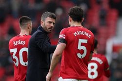 Carrick đang làm đúng, Man United lại sợ sai