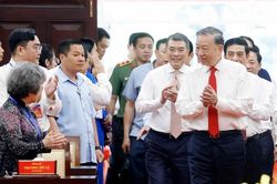 Tổng Bí thư Tô Lâm thăm, chúc tết Đảng bộ, chính quyền và nhân dân TPHCM