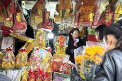 Sôi động thị trường đồ lễ cúng Táo quân, giá cả ổn định