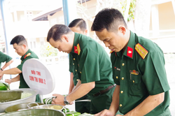 Bộ Tham mưu Quân khu 7 thi gói bánh chưng Xuân Bính Ngọ 2026