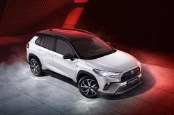 Cận cảnh Toyota Corolla Cross HEV GR Sport 2026 từ 980 triệu đồng