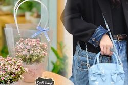 Không hoa hồng, không socola: Valentine năm nay, người ta tặng nhau điều gì?