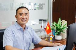 Học bạ điện tử: Khi 'liều thuốc minh bạch' đứng trước nguy cơ số hóa bệnh thành tích