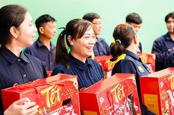 Theo dõi, đôn đốc doanh nghiệp chi trả đầy đủ lương, thưởng Tết cho công nhân, người lao động