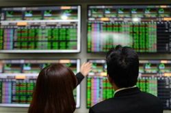 Chứng khoán ngày 11/2: VN-Index tăng mạnh trở lại, khối ngoại mua ròng gần 2.200 tỷ đồng