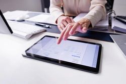 Đề xuất áp dụng hóa đơn tổng cho dịch vụ giao dịch nhiều lần