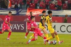 Quang Hải lập cú đúp siêu hạng giúp CAHN thắng 4-0 tại AFC Champions League Two