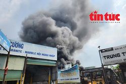 TP Hồ Chí Minh: Cháy lớn nhà dân ngày cận Tết