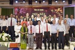 AN GIANG HỌP MẶT ĐẠI BIỂU TRÍ THỨC, VĂN NGHỆ SĨ, NGƯỜI LÀM BÁO XUÂN BÍNH NGỌ 2026
