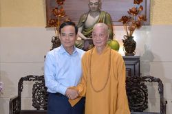 Bí thư Thành ủy TP.HCM Trần Lưu Quang chúc Tết Đại lão Hòa thượng Thích Trí Quảng