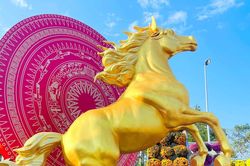 Nghệ An chính thức ra mắt linh vật ngựa vàng đón Tết Bính Ngọ 2026