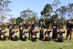 'Giữ lửa' di sản