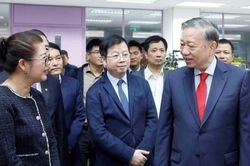 Tổng Bí thư thăm, động viên, chúc Tết tại Đài Truyền hình Việt Nam