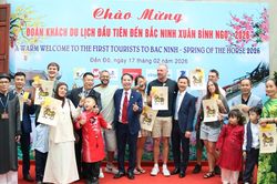 Bắc Ninh chào đón đoàn khách du lịch xông đất đầu năm