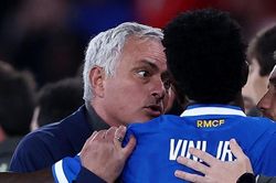 'Tiêu chuẩn kép' của Mourinho
