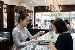 Giá bạc hôm nay 18/2/2026: Áp lực giảm còn tiếp diễn?