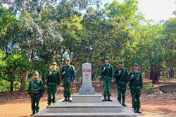 Tết trên đường biên, cột mốc - dấu chân thầm lặng của người lính quân hàm xanh