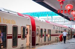 Hà Nội 5 cửa ô: Khi đường tàu trở thành không gian văn hóa