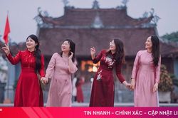 Áo dài du xuân, giữ hồn Tết Việt