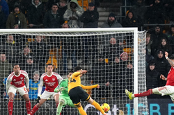 Tin thể thao (19-2): Hòa đội cuối bảng, Arsenal có thể chỉ còn hơn Man City 2 điểm