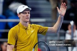 Jannik Sinner phô diễn đẳng cấp, hạ gục Alexei Popyrin để tiến vào tứ kết Qatar Open