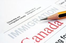Canada điều chỉnh quy định nhập cư, bổ sung các vai trò quân sự